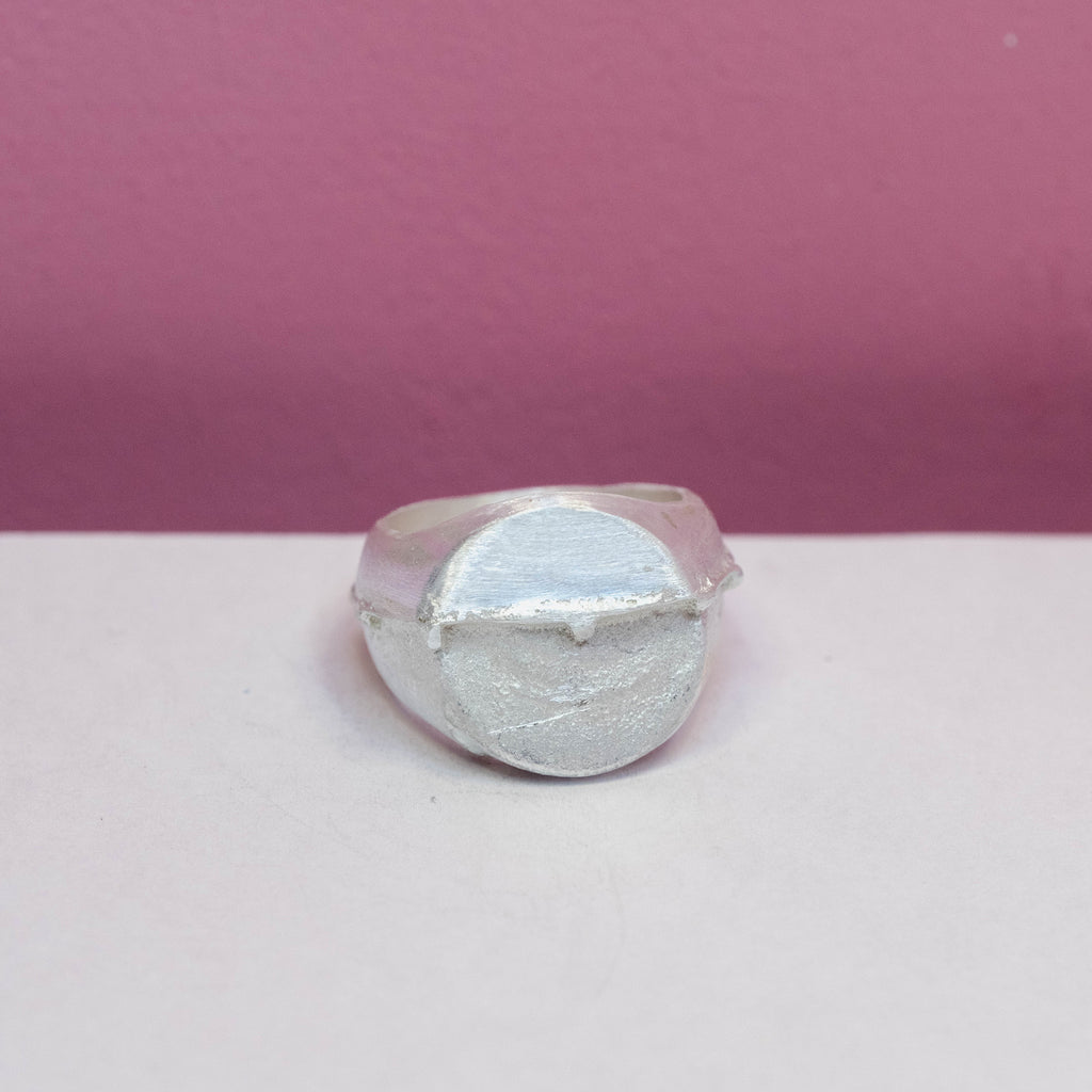 The Fault Line Round Signet Ring
