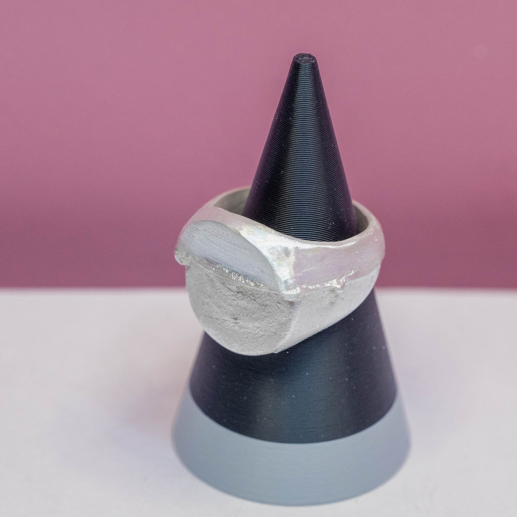 The Fault Line Round Signet Ring