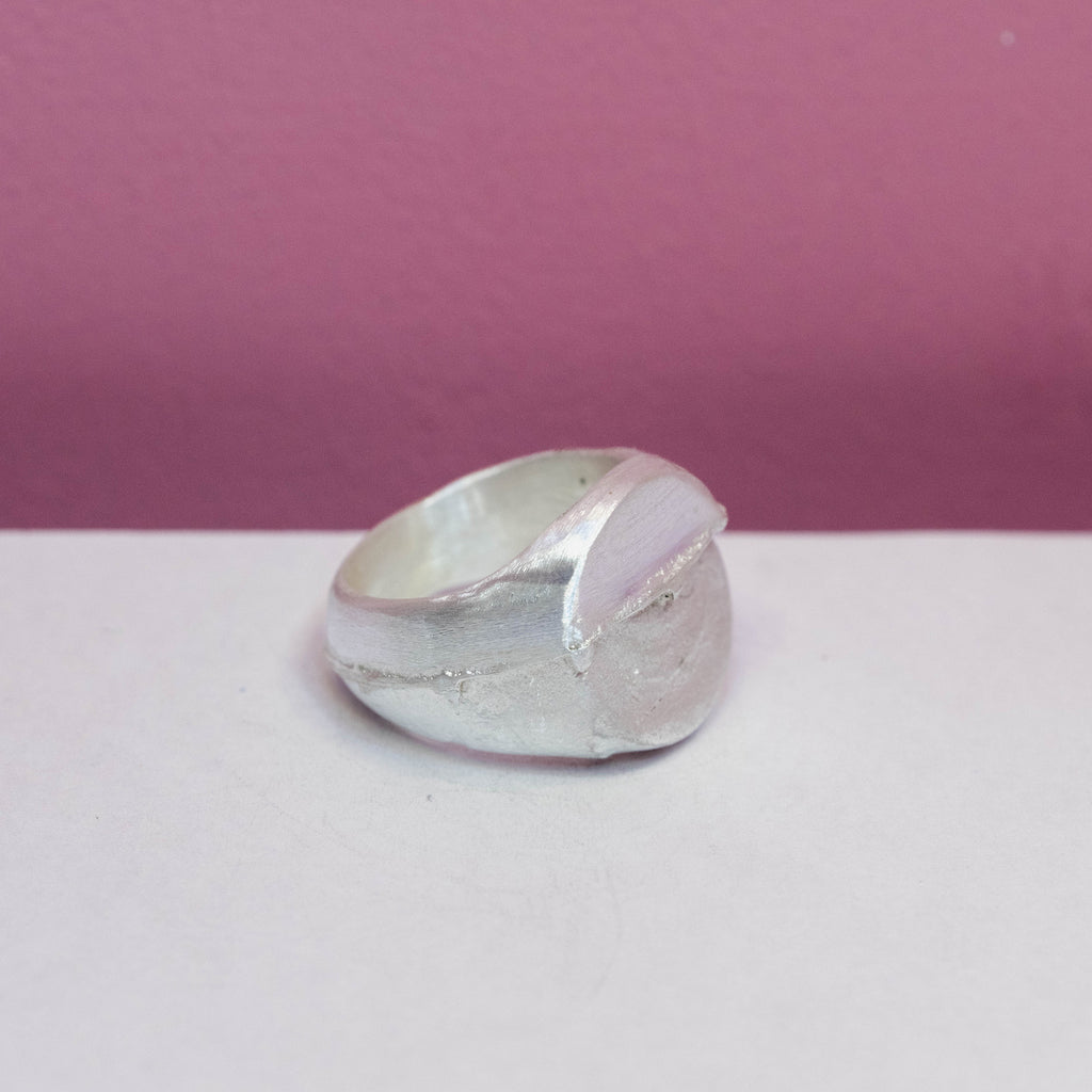 The Fault Line Round Signet Ring