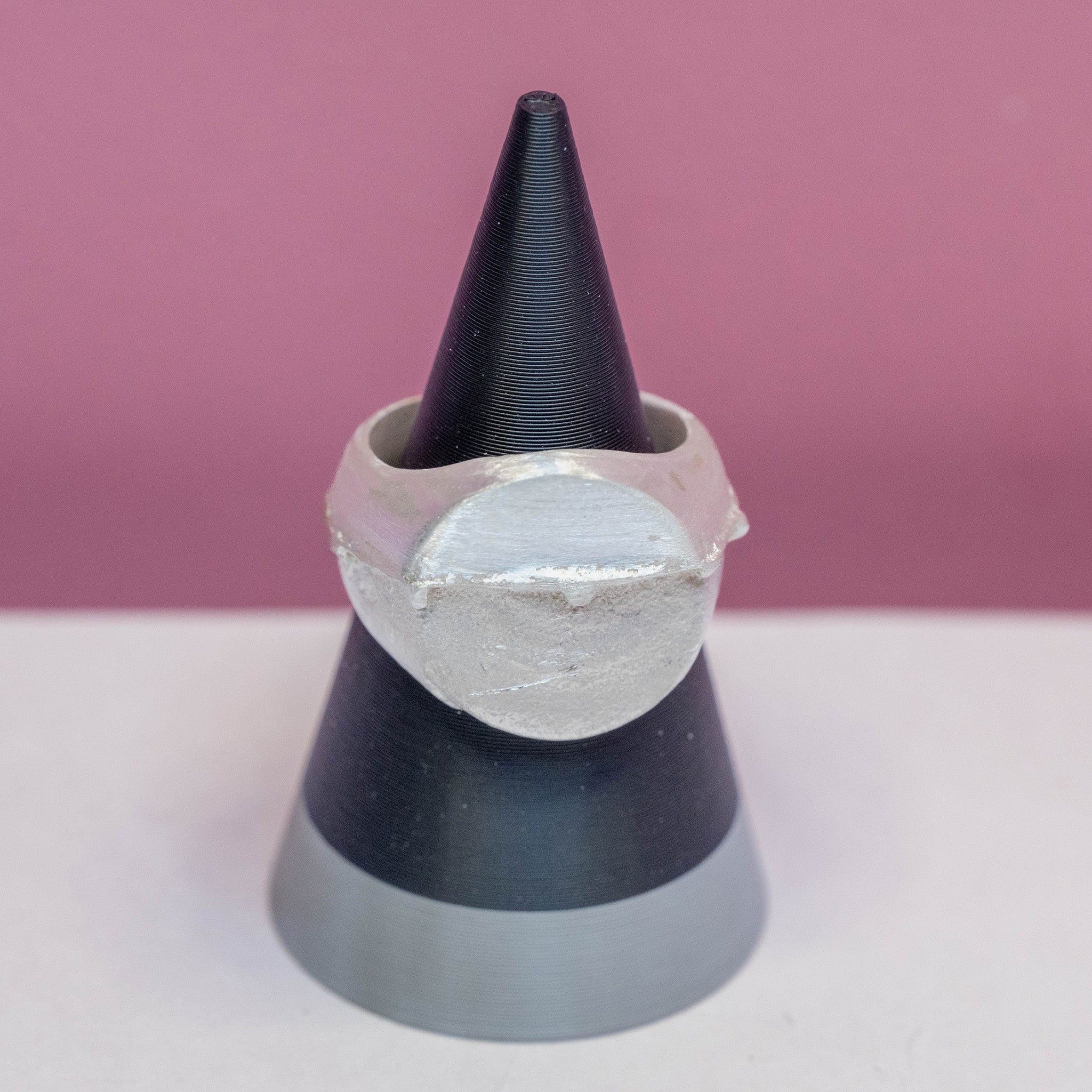 The Fault Line Round Signet Ring