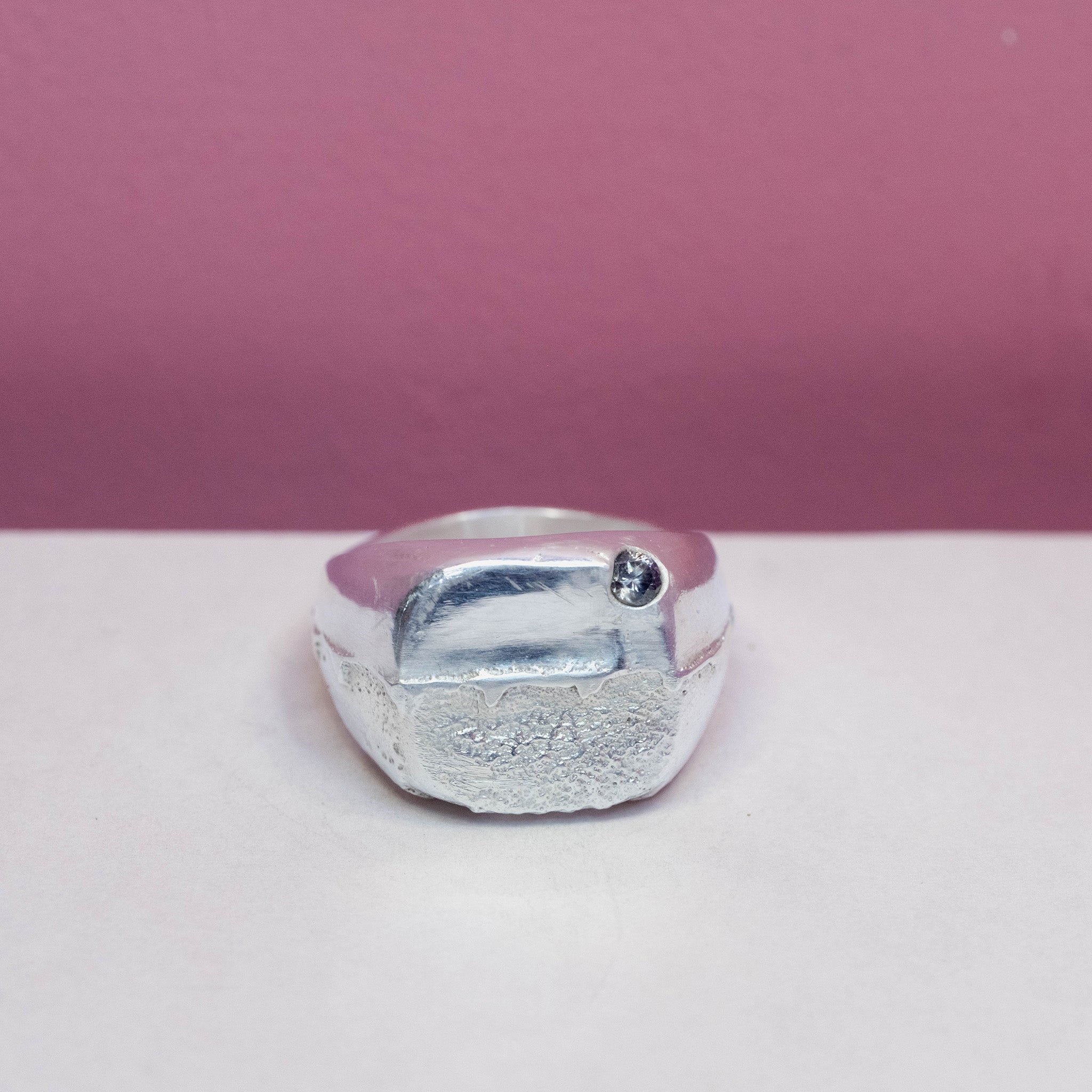 The Molten Horizon Ring