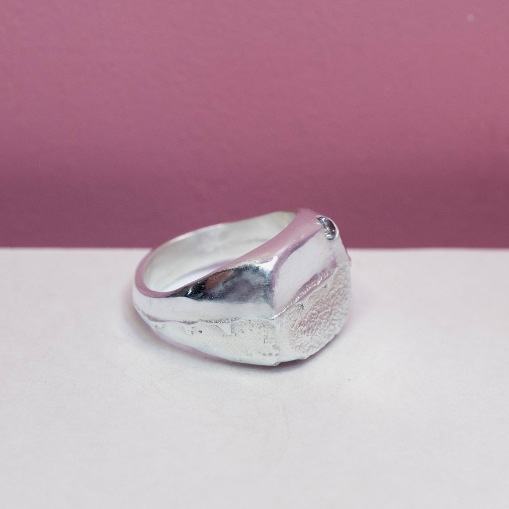 The Molten Horizon Ring