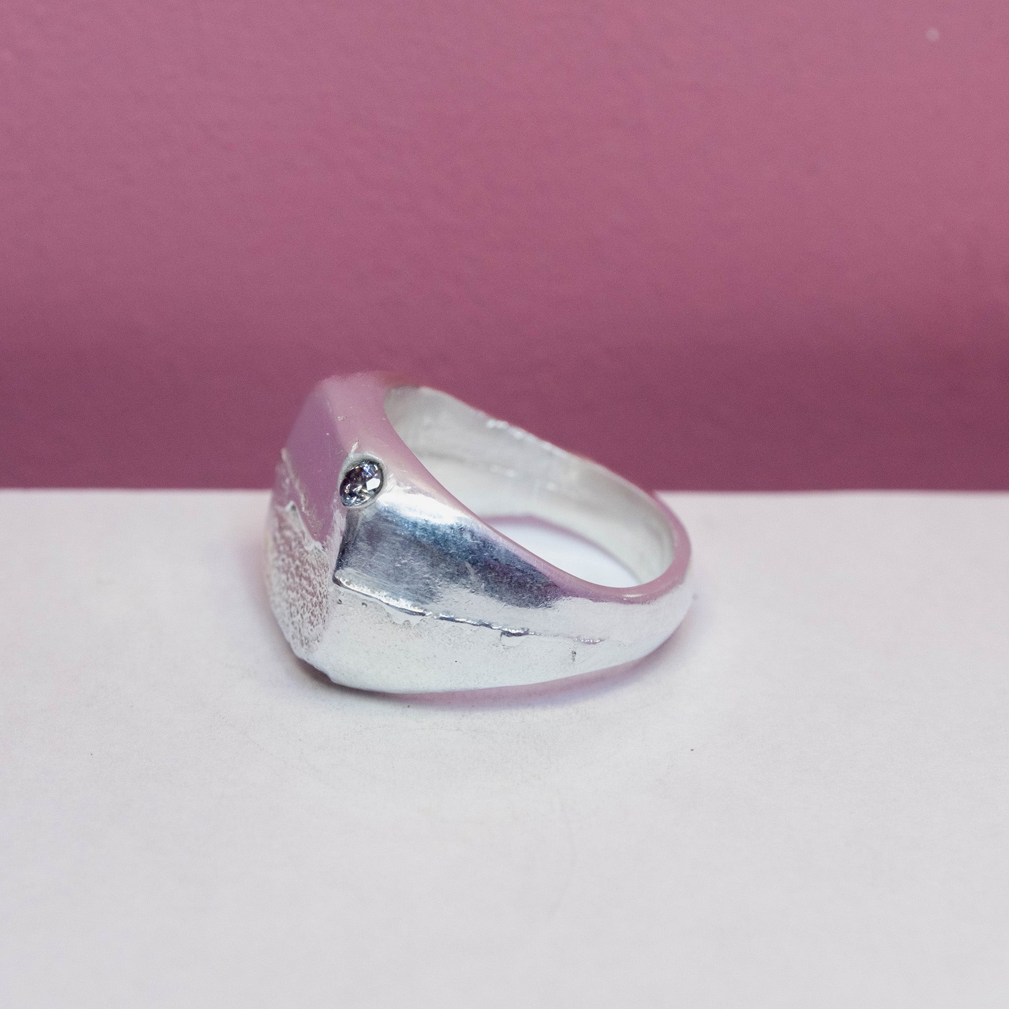 The Molten Horizon Ring